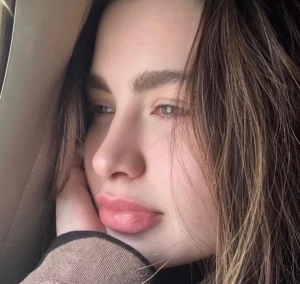 أول تعليق للفنانة الكويتية روان بن حسين بعد خروجها من السجن بدبي