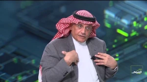 «يبونّا ما نتكلم ونصير عميان».. بالفيديو: الأمير الوليد بن بدر ينتقد النقل التلفزيوني: إذا كان الفاول للنصر تُؤخذ اللقطة من كاميرا بعيدة أما فاول الهلال فـ«50 ألف كاميرا»