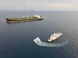 الولايات المتحدة تخطط لاعتراض ناقلات النفط الإيرانية المتجهة إلى الصين لزيادة الضغط الاقتصادي