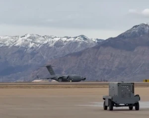 لأول مرة.. وزارة الدفاع الأمريكية تنقُل مفاعلًا نوويًا تجريبيًا جوًا من كاليفورنيا إلى يوتا على متن C-17 (فيديو)