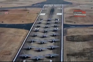 تتجاوز نطاق ضربة محدودة أو خاطفة.. تقارير تكشف عن حشد عسكري أمريكي غير مسبوق قرب إيران