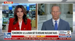 هل ستخوض أمريكا حرباً مع إيران؟.. زعيم الأغلبية في مجلس الشيوخ الأمريكي يرد