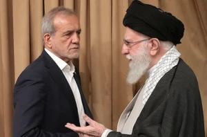 مسؤول إسرائيلي يعلن: خامنئي وبزشكيان هدف للضربات