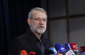 لاريجاني يعلن عن تشكيل مجلس قيادة مؤقت يتسلم مهام المرشد بعد مقتل خامنئي