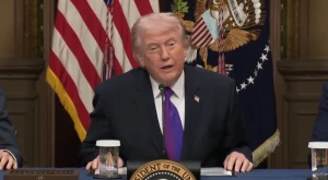 "كل من يرغب في أن يصبح قائداً ينتهي به المطاف ميتاً".. بالفيديو.. ترامب يعلق على محاولة اختيار زعيم جديد لإيران