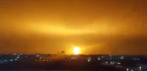 بالفيديو.. قصف غير مسبوق ب "قنايل مدمرة" يستهدف مواقع تابعة للنظام الإيراني في كرج