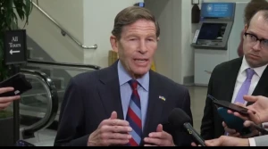 بالفيديو.. السيناتور الأمريكي ريتشارد بلومنتال : يبدو أننا نسير على طريق نشر قوات أمريكية برية في إيران