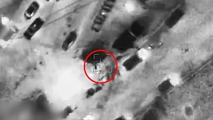 الجيش الإسرائيلي ينشر فيديو لقصف وتدمير نقاط تفتيش تابعة لقوات الباسيج في طهران main