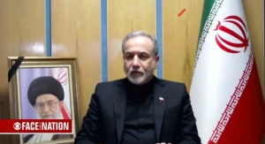 "لماذا تستخدمه والشعب لا يملكونه؟".. بالفيديو: مذيعة CBS تفاجئ وزير خارجية إيران بسؤال عن استخدامه للإنترنت المحجوب في إيران