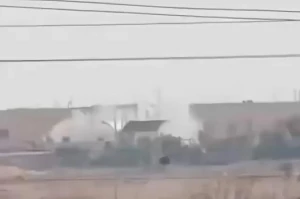 بالفيديو.. استهداف مقر للحشد الشعبي بضربة جوية في مدينة القائم بالعراق