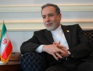 وزير الخارجية الإيراني‬⁩ : ‏"أنا على ثقة بأننا سنحتفل بانتصارنا في هذه الحرب خلال الأيام المقبلة "