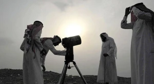 الكشف عن مدى إمكانية رؤية الهلال في مراصد سدير وتمير وعرعر والحريق