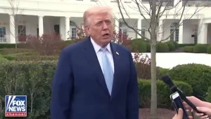 مراسل صحفي لترامب "ما هي خطتك لجزيرة خارك الإيرانية ؟".. بالفيديو: الرئيس الأميركي يفاجئه بالإجابة