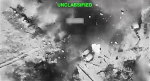 في ظل غياب للدفاع الجوي الإيراني.. فيديو يوثق ضربات أمريكية تستهدف منصات صواريخ وطائرات حربية داخل طهران