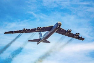 فوكس نيوز: قاذفة القنابل الأمريكية B-52 بدأت بشن غارات على إيران