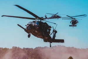 ستطأ أقدامهم الأراضي الإيرانية…محلل عسكري يكشف موعد وصول القوات الأمريكية استعدادا لعمليات برية واسعة النطاق