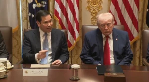 بالفيديو.. وزير الخارجية الأمريكي: متطرفون يحكمون إيران في أضعف حالاتهم يهاجمون السفارات والفنادق… تخيلوا ماذا سيفعلون لو امتلكوا سلاحًا نوويًا!