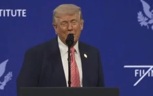 "غيابهم كلّفنا المليارات".. بالفيديو: ترامب يفتح النار على الناتو.. ويهدد بإعادة النظر في الدعم الأميركي للحلف