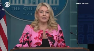 بالفيديو.. متحدثة البيت الأبيض تكشف عدد السفن الإيرانية العسكرية التي تم تدميرها حتى الآن