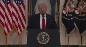 نقلها لهم كاش جوا بعد سحبها من البنوك الأمريكية.. بالفيديو.. ترامب يكشف عن المبلغ الذي منحه أوباما لإيران وكانت ستستخدمه في صنع قنبلة نووية!