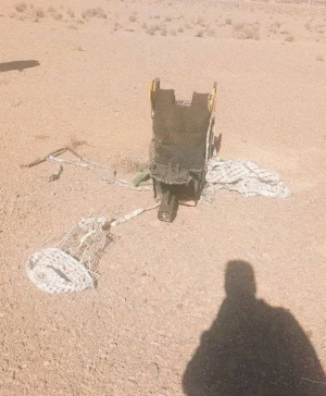 لحظة العثور على مقعد طيار لطائرة F-15E أمريكية في جنوب إيران ولا يزال وضع الطاقم مجهولاً