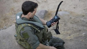 تقرير يكشف كيف تمكن الطياران الأمريكيان اللذان أُسقطت طائراتهما في إيران من البقاء متخفين وعلى اتصال  بفرق الإنقاذ