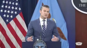 بالفيديو.. وزير الدفاع الأمريكي يكشف عن الاستراتيجية الأمريكية التي أجبرت إيران على الجلوس إلى طاولة المفاوضات