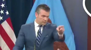 بالفيديو..وزير الدفاع الأمريكي ينفعل على مراسل صحفي ويصفه ب " الوقح"