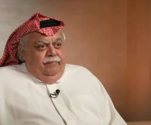 الكاتب الكويتي فؤاد الهاشم يروي قصة طريفة : السفارة الكويتية وبدلات الوزير العربي!