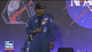 "الامتنان لله أول ما شعرت به" ..بالفيديو: 	 أول تعليق لرائد ناسا "فيكتور غلوفر بعد" رحلته حول القمر