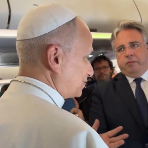 بالفيديو.. أول رد من البابا ليو بعد انتقادات "ترامب" ووصفه بأنه يحب الجريمة