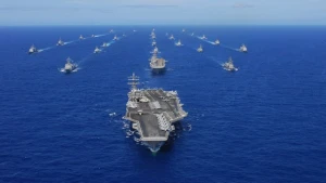 بين كاسحات الألغام والمدمرات.. الكشف عن التعزيزات العسكرية الأمريكية الجديدة لحصار مضيق هرمز