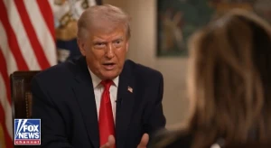 بالفيديو.. مراسلة قناة فوكس نيوز لترامب: هل انتهت الحرب ضد إيران؟.. الرئيس الأمريكي يُجيب