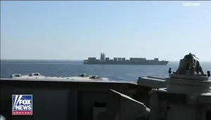 بالفيديو: لحظة إطلاق القوات الأمريكية النار على سفينة شحن إيرانية رفضت التوقف و حاولت انتهاك الحصار الأمريكي