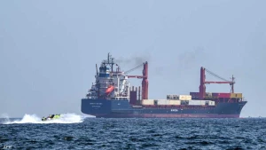 الحرس الثوري الإيراني يهاجم سفينة حاويات بالقرب من مضيق هرمز.. و"البحرية البريطانية" تكشف تفاصيل الحادث!