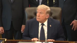 كيف حاله وكيف حال زوجته؟ .. بالفيديو.. ترامب يسخر من طلب الأمير هاري له  بالمزيد من دعم أوكرانيا