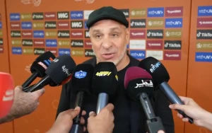 بالفيديو.. مدرب الشباب نور الدين زكري يدعي على حكم مباراة فريقه أمام الريان: "الله لا يوفقك.. حسبي الله ونعم الوكيل فيك"