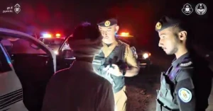 بالفيديو.. لحظة ضبط مقيمين أثناء محاولة الدخول إلى مكة دون تصريح حج.. والكشف عن جنسيتهما