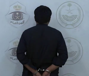 القبض على مقيم لتحرشه بامرأة في مكة.. والكشف عن اسمه وجنسيته - فيديو