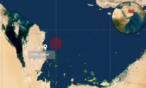 ناقلة بضائع تتعرض لاستهداف بمقذوف قرب الدوحة.. والبحرية البريطانية تكشف تفاصيل الحادث!