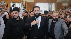 بالفيديو.. الرئيس السوري أحمد الشرع يؤدي صلاة عيد الأضحى في مسجد عبد الله بن عباس بمدينة حلب