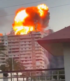 بالفيديو.. غارات إسرائيلية تستهدف مواقع لحزب الله في صور جنوبي لبنان