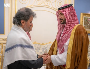 بالصور: وزير الدفاع ينقل تعازي ⁧‫خادم الحرمين ‬⁩ وولي العهد‬⁩ في وفاة الرئيس اليمني السابق عبدربه منصور هادي