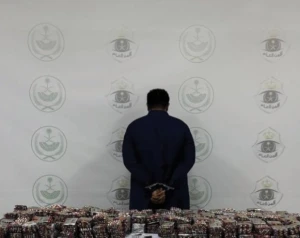 أمن الطرق بالرياض يشتبه في مركبة يستقلها مواطن.. وعند إيقافها وتفتيشها كانت المفاجأة!