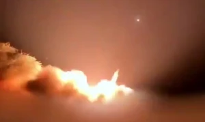 فيديو يوثق بداية إطلاق إيران الصواريخ الباليستية باتجاه إسرائيل