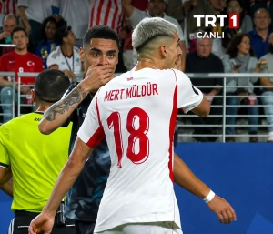 بسبب "تغطية الفم".. بالفيديو: أول طرد في تاريخ كأس العالم خلال مباراة باراغواي وتركيا