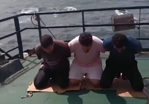 بعد فشل مفاوضات الفدية وانتهاء المهلة.. قراصنة صوماليون يهددون بقتل 8 مصريين