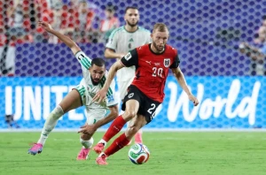 محرز يقود الجزائر إلى دور الـ32.. والنمسا تلحق بها في الثواني الأخيرة