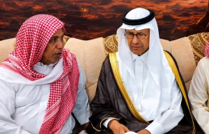 بالفيديو.. وزير الطاقة يزور أسر شهداء حادث مروحية أرامكو ويقدم واجب العزاء