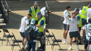 بالفيديو: ردة فعل ميسي أثناء تفتيشه بشكل كامل قبل صعود طائرة منتخب بلاده المتجهة إلى ميامي لمواجهة الرأس الأخضر